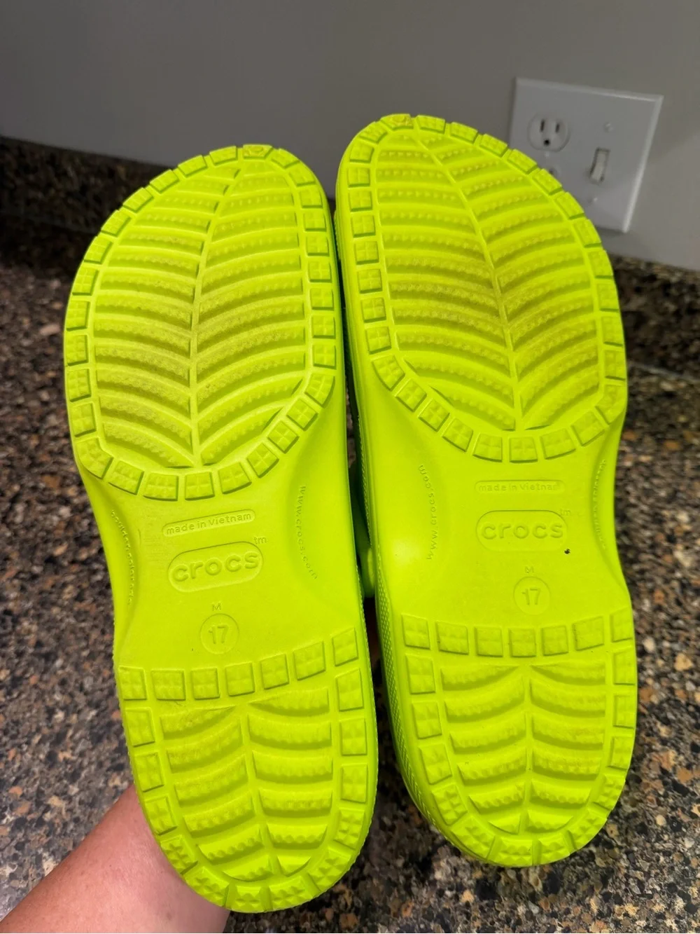 Crocs Classic Clog Mens - Neon Green 17